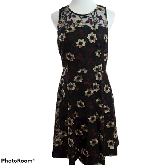 Donna Morgan Embroidered Mesh Midi Dress Black Size 12 - Picture 6 of 7